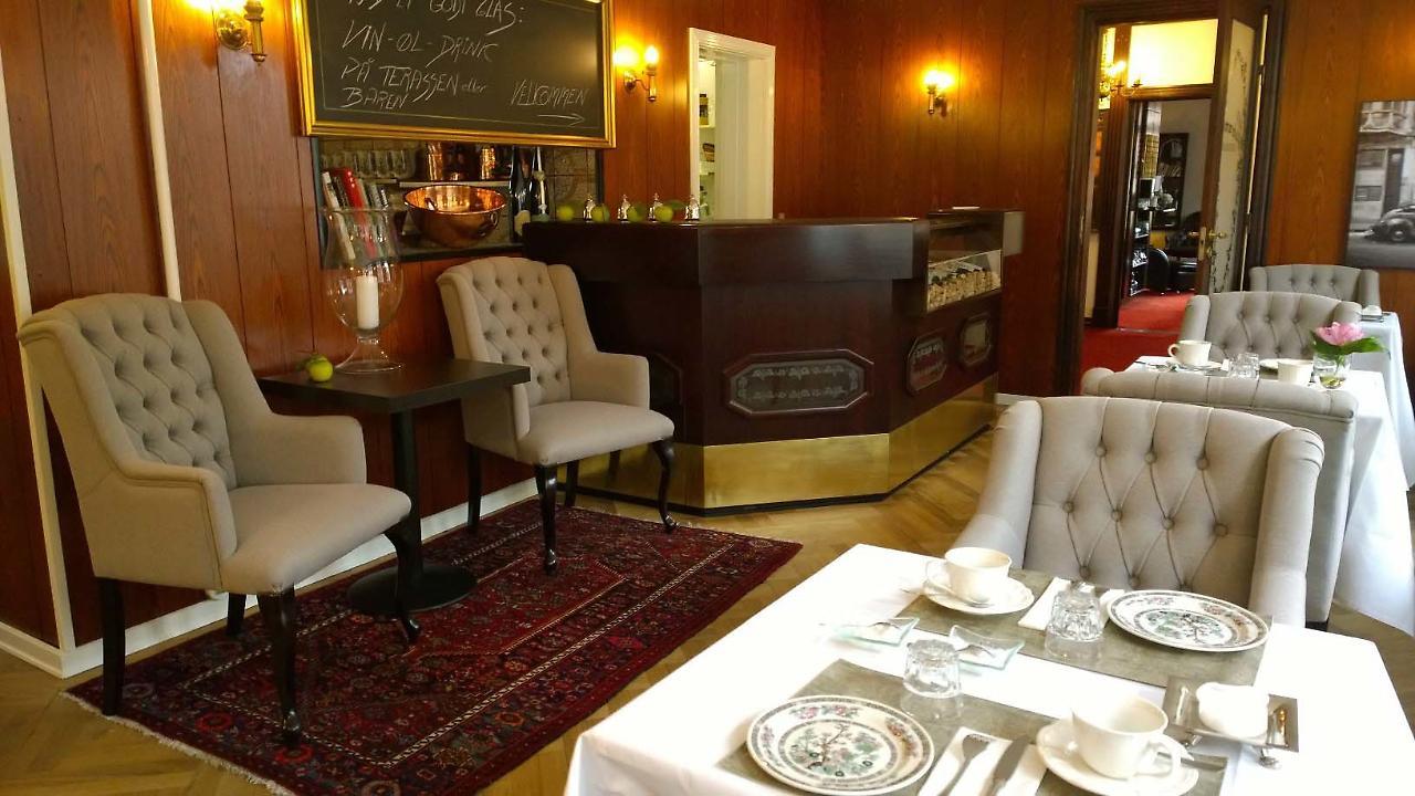 Park Hotel & Vinbar Frederikshavn Bagian luar foto