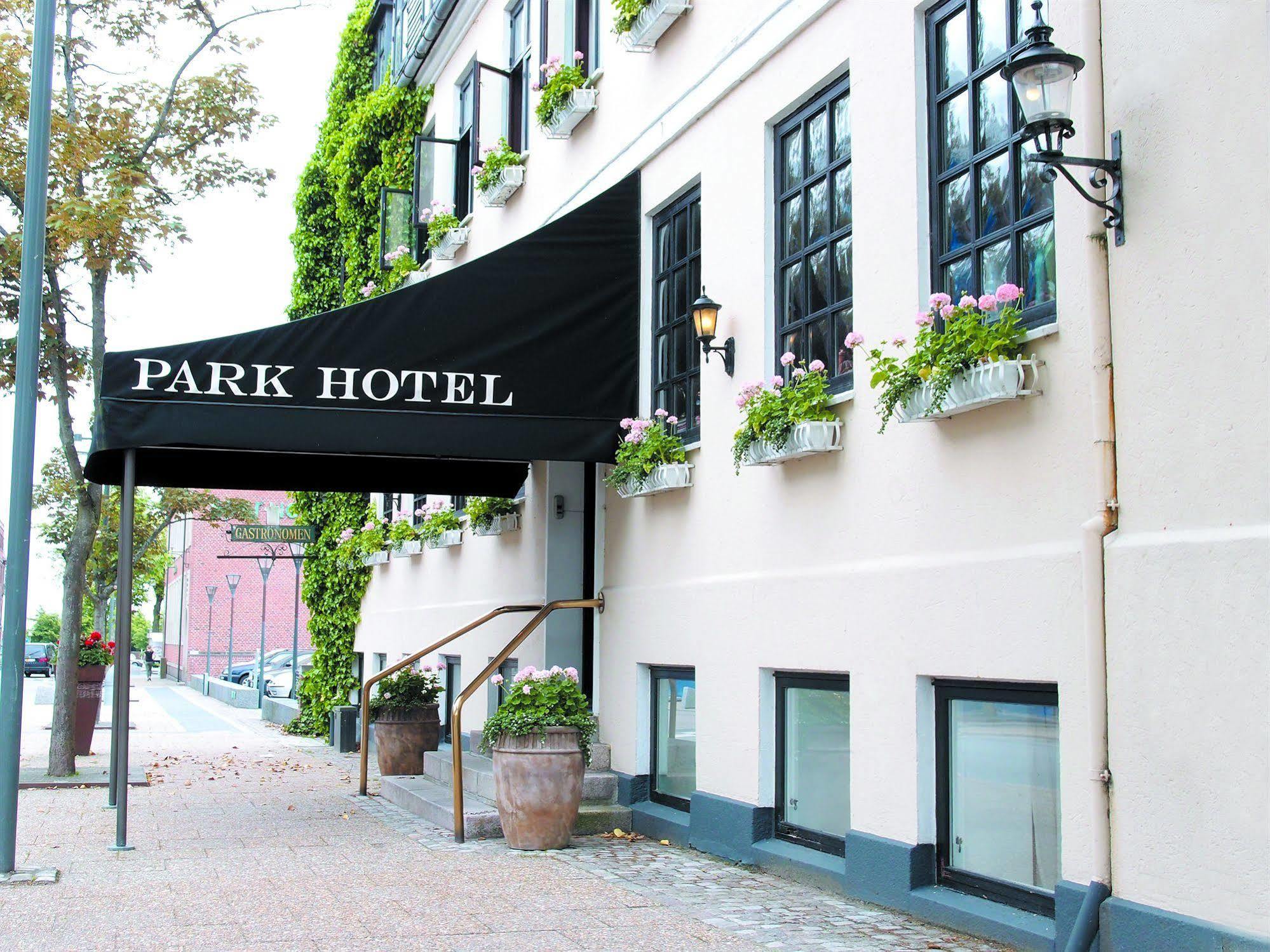 Park Hotel & Vinbar Frederikshavn Bagian luar foto